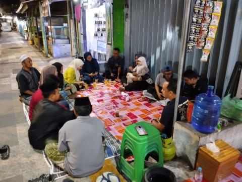 Kunjungi Alumni Kader P2P, Johan Dwi Angga dibersamai Anggota dan staf Ajak Diskusi Kelompok Karang Taruna, Senin Malam (19/10/2026)
