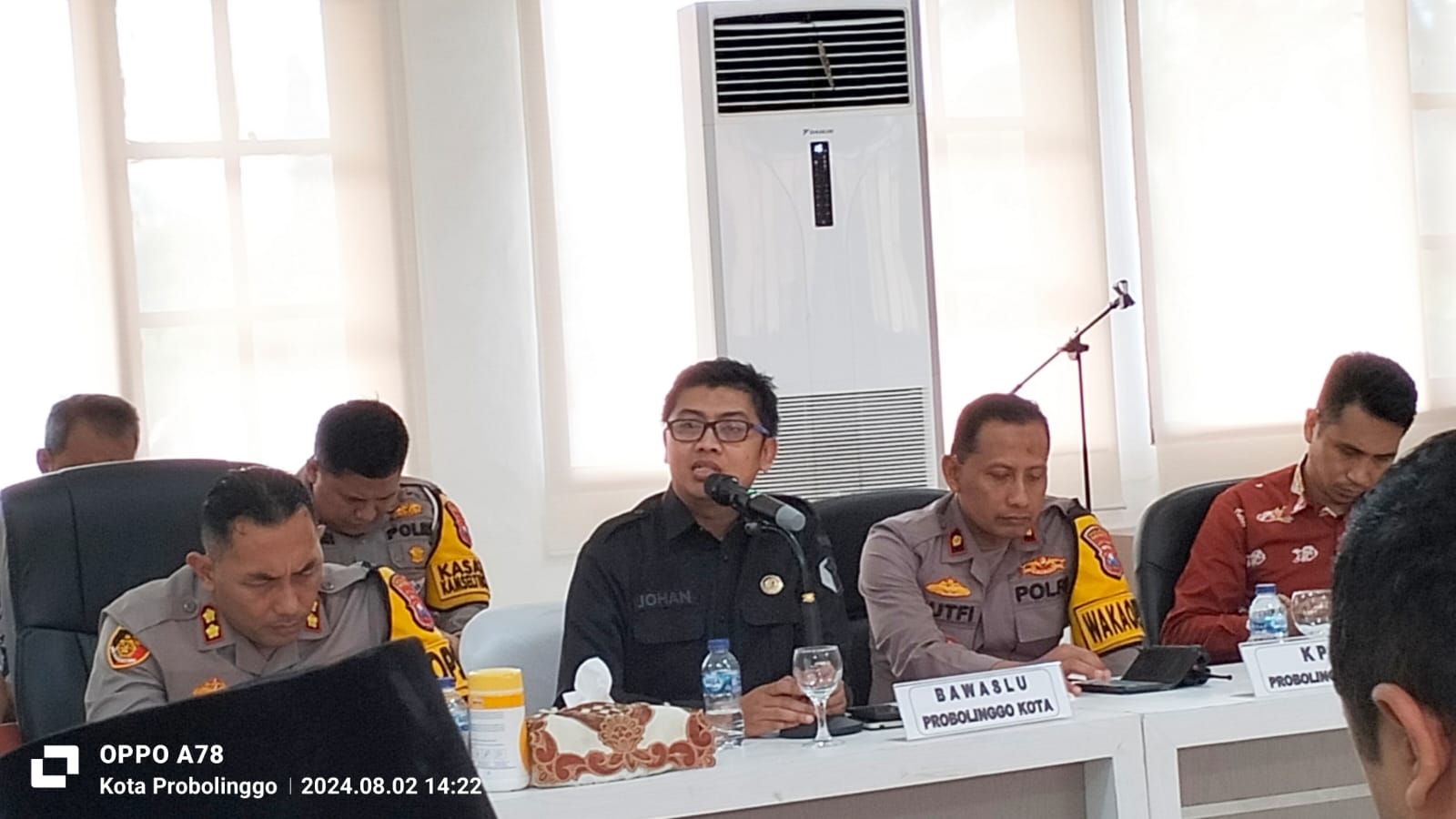 Johan Saat Memberikan Paparan dalam Kunker Komisi A DPRD Provinsi Jatim