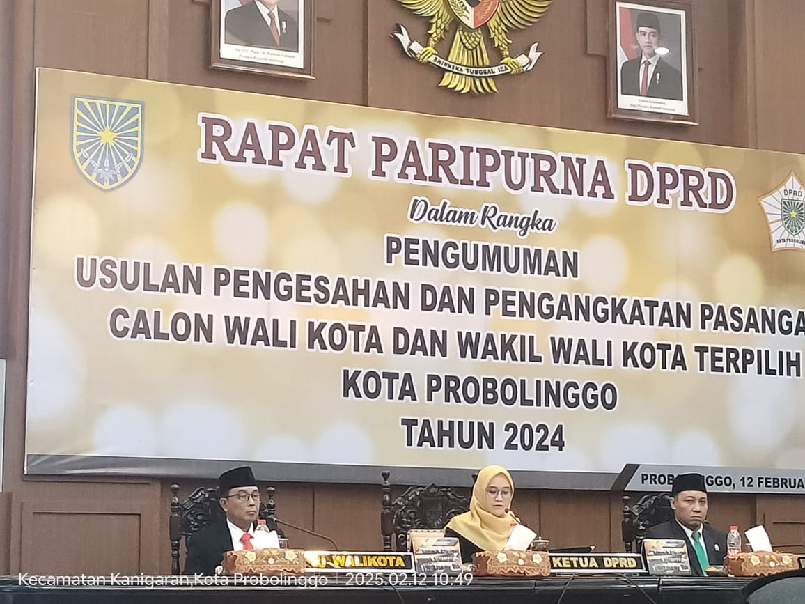 Ketua DPRD, Dwi Laksmi Syntha saat buka acara Rapat Paripurna sekaligus membacakan SK keputusan pada Rabu (12/2/2025) di Ruang Sidang DPRD Kota Probolinggo