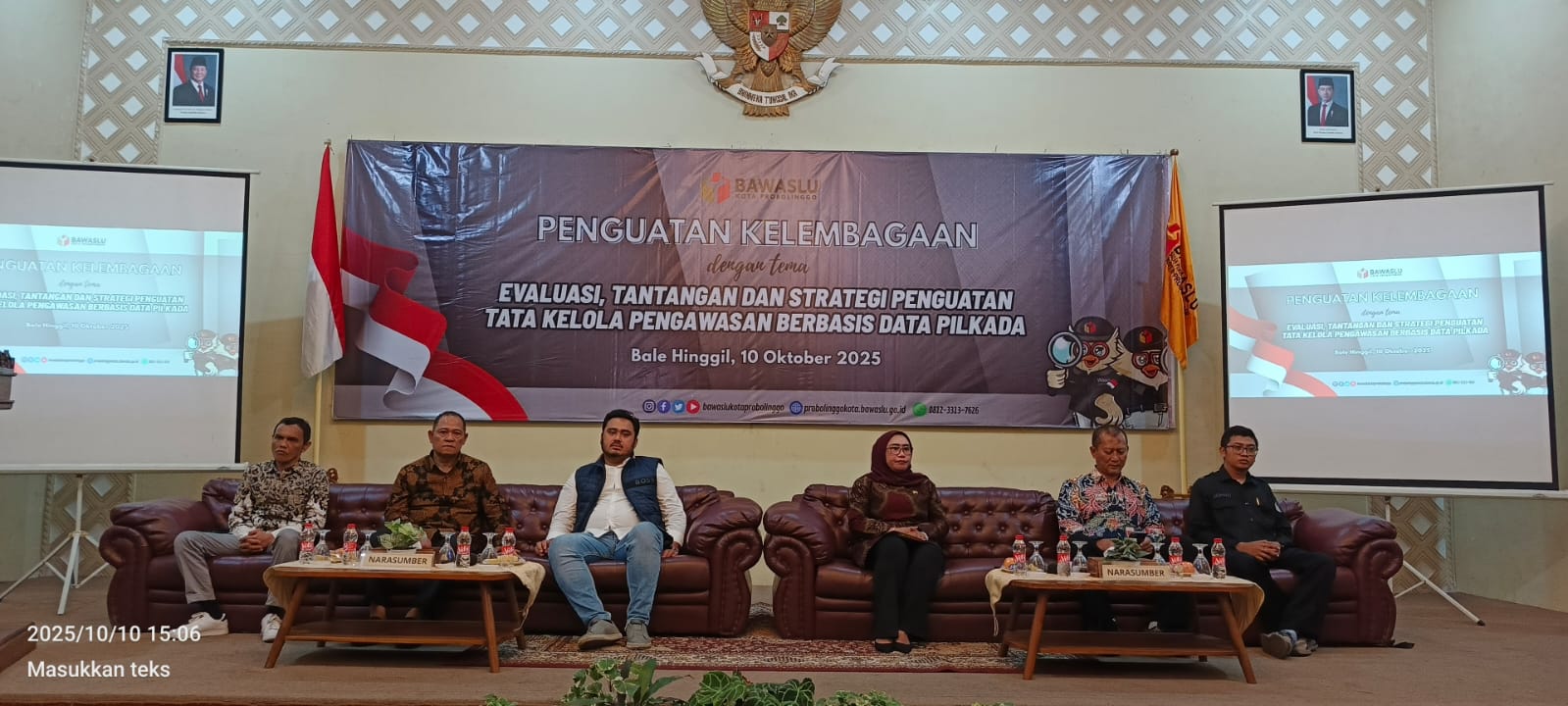 Anggota Bawaslu RI dan Anggota DPR RI Komisi II hadir dalam acara Penguatan Kelembagaan Bawaslu Kota Probolinggo, Jumat (10/10)