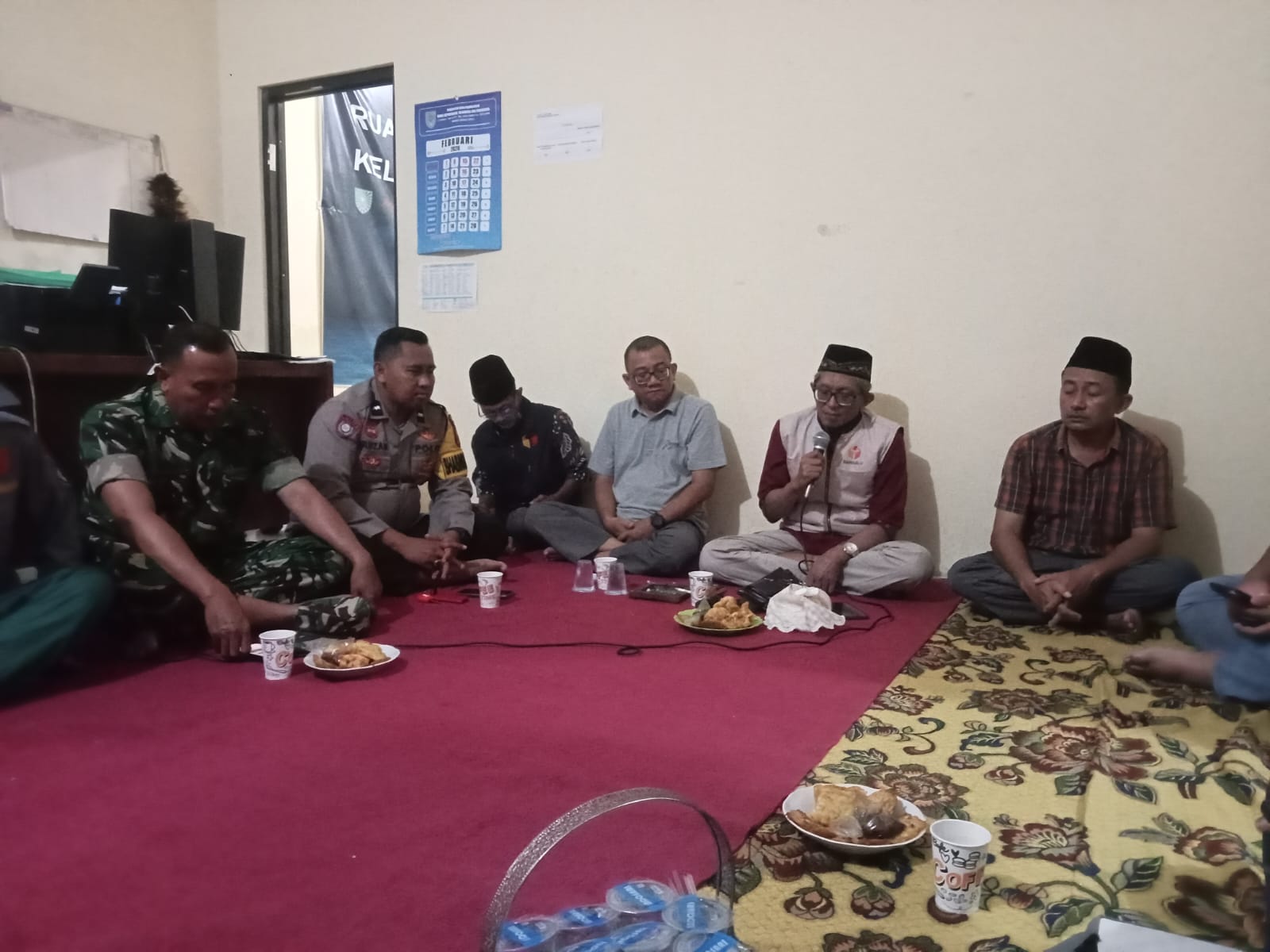 Putut Gunawarman Fitrianta berikan sosialisasi Pengawasan PDPB saat berada di warga Jrebeng Kidul, Jumat (13/2/2026)