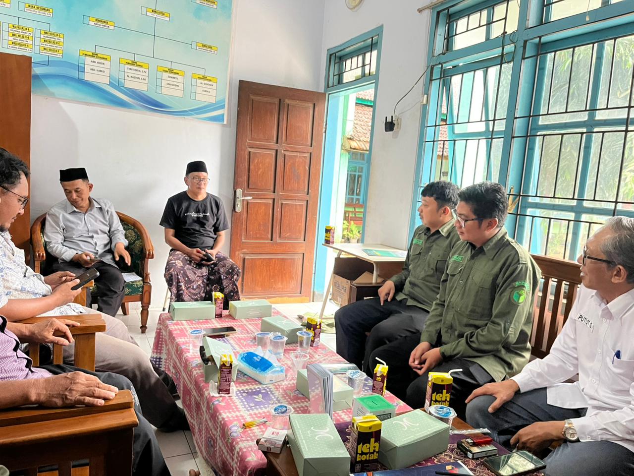 Pimpinan Bawaslu Kota Probolinggo bahas kerjasama dalam kunjungannya ke STAIRO pada Kamis, (22/5/2026)