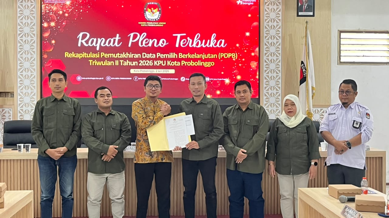 Bawaslu Kota Probolinggo Hadiri Rapat Pleno Terbuka Rekapitulasi Pemutakhiran Data Pemilih Berkelanjutan (PDPB) Triwulan II Tahun 2026 pada Kamis (2/7/2026) di Aula KPU Kota Probolinggo