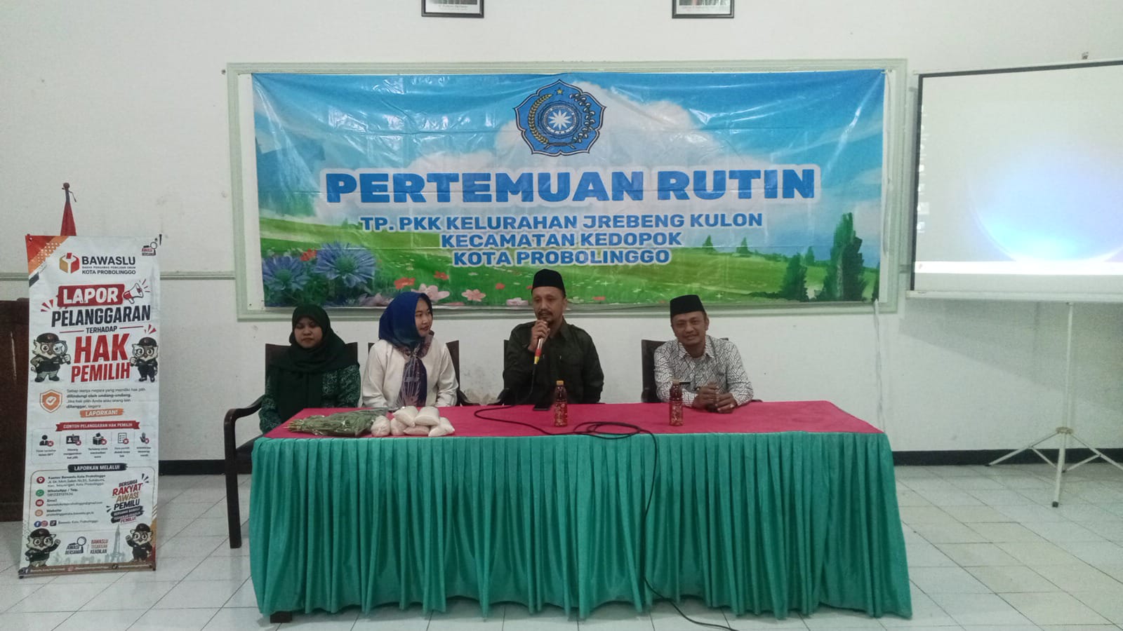Ade Nurwahyudi saat Kunjungi Forum warga TP PKK Jreng Kulon pada Kamis, (7/8/2026)