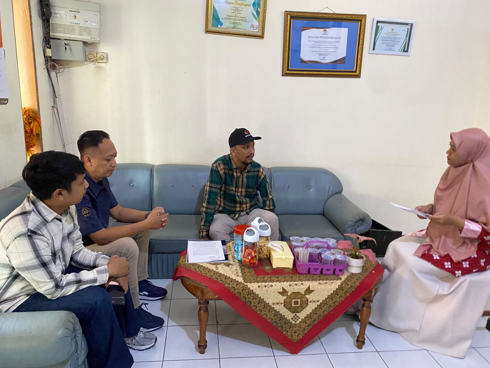 Ade Terangkan Pengisian Indeks Kerawanan Pemilu 2029 di Kecamatan Kademangan, Jumat (23/10/2026)