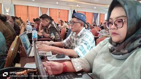 Kordiv Humas beserta staf Bawaslu Kota Probolinggo Ikuti Pelatihan dan Praktik Penulisan Berita