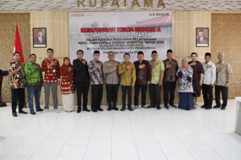 Foto Bersama saat Kunker Komisi A DPRD Provinsi Jatim