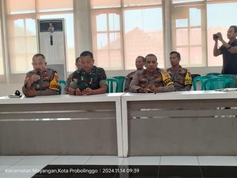 Kabag OPS Dwi Cahyo saat menerangkan denah lokasi