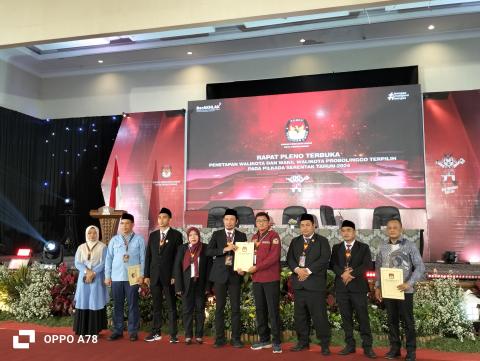 Ketua Bawaslu terima salinan SK Penetapan Walikota Probolinggo