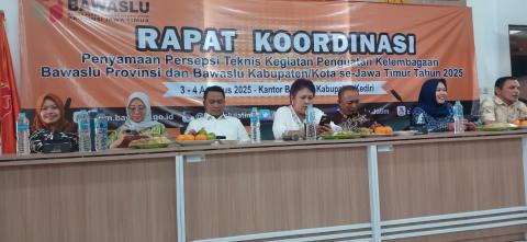 Rapat Penyamaan Persepsi Kelembagaan Bawaslu Jatim