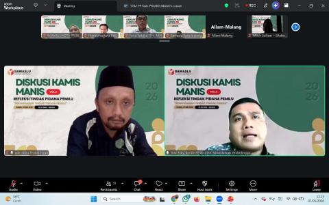 Ade Nurwahyudi Anggota Bawaslu Kota Probolinggo saat jadi Penanggap pada Forum Kamis Manis yang diadakan Bawaslu Provinsi Jatim, Kamis (7/5/2026)