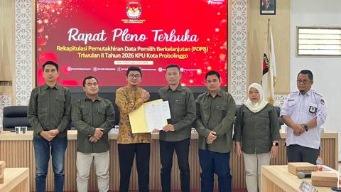 Bawaslu Kota Probolinggo Hadiri Rapat Pleno Terbuka Rekapitulasi Pemutakhiran Data Pemilih Berkelanjutan (PDPB) Triwulan II Tahun 2026 pada Kamis (2/7/2026) di Aula KPU Kota Probolinggo