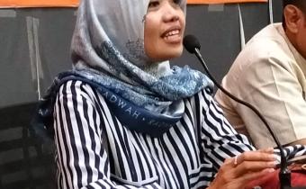 Dwi Endah Prasetyowati Berikan Sambutan dalam Pelatihan Penulisan Berita dan Press Release pada Senin (13/5) di Hotel Java Lotus Jember