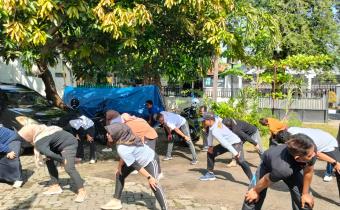 Senam Pagi oleh seluruh jajaran Bawaslu Kota Probolinggo, Jumat (9/5/2025)