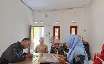 Tampak pelamar mengantri melakukan pendaftaran pada 3 September 2025 lalu di Kantor Sekretariat Bawaslu Kota Probolinggo