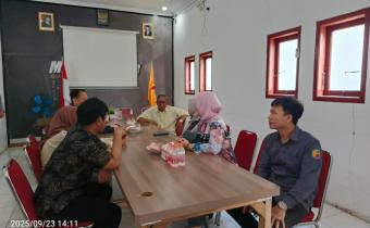 Koordinasi Pra Pleno PDPB Triwulan III oleh Bawaslu dan KPU Kota Probolinggo bertempat di Media Center Bawaslu Kota Probolinggo, Selasa (24/9)