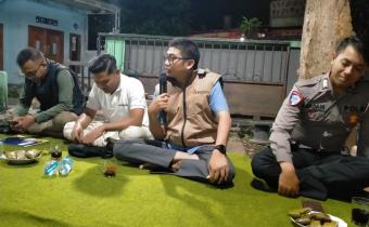 Johan Dwi Angga Lakukan Sosialisasi dalam Forum Warga Kanigaran pada Minggu Malam, (23/11)