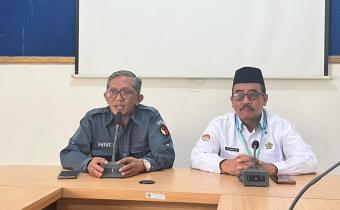 Putut Gunawarman Fitrianta duduk bersama Kementerian Agama Kota Probolinggo dalam sosialisasi demokrasi, pada Senin (27/4/2026) di Aula Kemenag Kota Probolinggo.