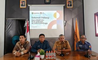 Bawaslu-KPU-Pemkot Probolinggo duduk bersama berikan sosialisasi pada MGMP PPKn SMA/SMK/MA se-Kota Probolinggo, Selasa (28/4/2026) di Aula Kantor Bawaslu Kota Probolinggo