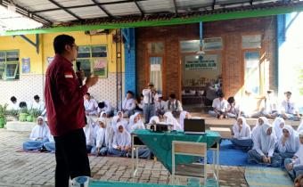 Johan Dwi Angga sasar sekolah MA Intisyarul Ulum terapkan Konsolidasi Demokrasi, pada Selasa (5/5/2026)