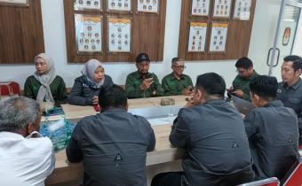 Tim Penanggung Jawab Bawaslu-KPU duduk bersama bahas modul pembelajaran Kader Demokrasi, pada Kamis (18/6)