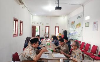 Bawaslu-KPU Kota Probolinggo Bahas Dinamikan Data PDPB Jelang Rapat Pleno PDPB Triwulan 2 pada Selasa, (30/6/2026) di Media Center Bawaslu Kota Probolinggo