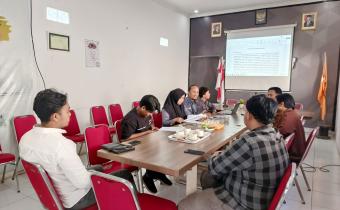 Bawaslu Kota Probolinggo terima kunjungan Universitas Panca Marga (UPM) tujuan koordinasi dan pendampingan persiapan Lomba Debat Hukum Nasional Bawaslu RI Ke-6 pada Selasa (21/7/2026)