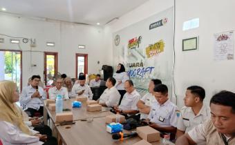 Johan Dwi Angga saat buka Rakor Evaluasi PDPB SMT 1 Tahun 2026 pada Rabu, (12/8/2026) di Kantor Bawaslu Kota Probolinggo
