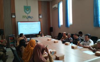 Bawaslu Kota Probolinggo Hadiri Rakor lanjutan terkait Perwali Nomor 149 Tahun 2020 tentang Petunjuk Teknis atas Peraturan Daerah Nomor 10 Tahun 2010 tentang Izin Reklame. Rapat yang diselenggarakan oleh PMPTSP Kota Probolinggo berlangsung pada Senin (31/8/2026)